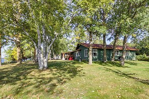 Lakefront Walker Home w/ Boat Dock & Lift!