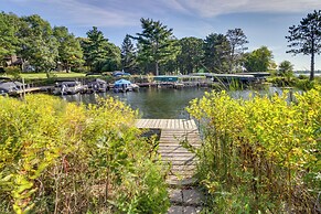 Lakefront Walker Home w/ Boat Dock & Lift!