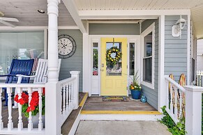 Historic Bemus Point Studio w/ Porch: Walk to Lake
