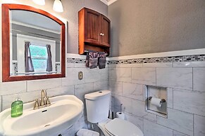 1920s Corsicana Home - Spacious Group Getaway!