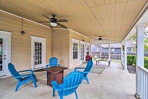 1920s Corsicana Home - Spacious Group Getaway!
