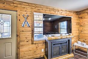 Lakefront Daingerfield Retreat w/ Shared Dock!