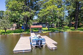 Lakefront Daingerfield Retreat w/ Shared Dock!