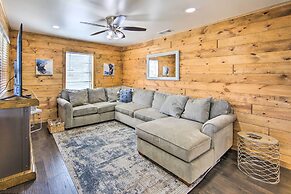 Lakefront Daingerfield Retreat w/ Shared Dock!