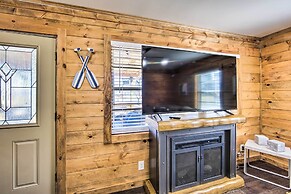 Lakefront Daingerfield Retreat w/ Shared Dock!