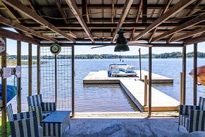 Lakefront Daingerfield Retreat w/ Shared Dock!
