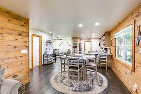 Lakefront Daingerfield Retreat w/ Shared Dock!