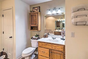 Higden Home w/ Furnished Porch, Spacious Yard