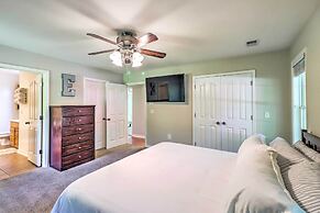 Higden Home w/ Furnished Porch, Spacious Yard