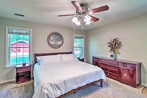Higden Home w/ Furnished Porch, Spacious Yard