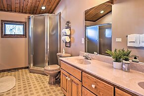 Lodge w/ Indoor Pool, Along Devil's Lake Park