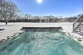 Lodge w/ Indoor Pool, Along Devil's Lake Park
