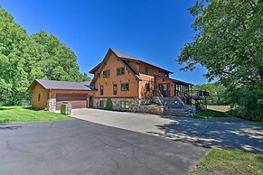 Lodge w/ Indoor Pool, Along Devil's Lake Park