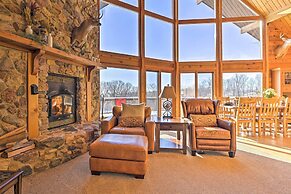 Lodge w/ Indoor Pool, Along Devil's Lake Park