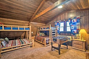 Gatlinburg Mountain-view Cabin: 5 Mi to Downtown