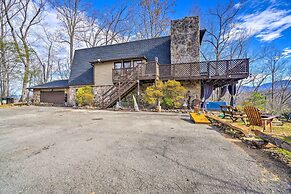 Gatlinburg Mountain-view Cabin: 5 Mi to Downtown