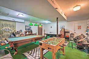 Gatlinburg Mountain-view Cabin: 5 Mi to Downtown