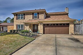 Houston Home With Private Outdoor Pool!