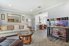 Houston Home With Private Outdoor Pool!