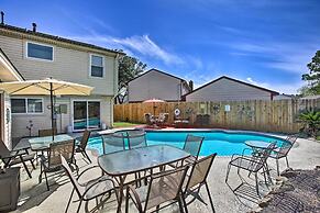Houston Home With Private Outdoor Pool!