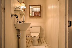 Historic Baton Rouge Vacation Rental: 6 Mi to Lsu!