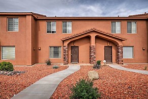 Kanab Condo w/ Pool & Patio, 30 Mi to Zion NP