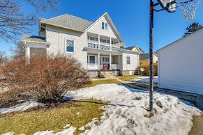 Lake Michigan Vacation Rental: 1 Block to Marina!