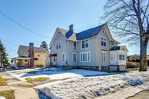 Lake Michigan Vacation Rental: 1 Block to Marina!