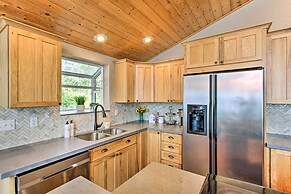 Island 'beachcomber' Escape With Private Beach!