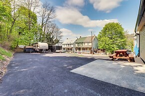 7 Mi to Whitewater Rafting: Cozy Lansford Cabin!