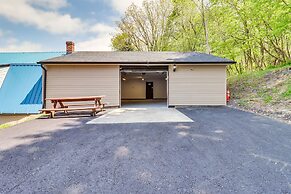 7 Mi to Whitewater Rafting: Cozy Lansford Cabin!