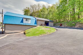 7 Mi to Whitewater Rafting: Cozy Lansford Cabin!