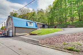 7 Mi to Whitewater Rafting: Cozy Lansford Cabin!