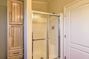 Mtn Gem w/ Breathtaking Scenery: 7 Mi to Dtwn