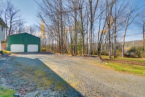 Peaceful Horseheads Hideaway w/ Deck & Yard!