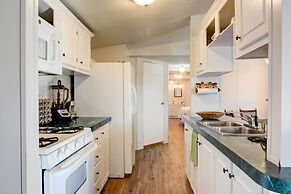 Peaceful Sandia Park Retreat w/ Deck & Views!