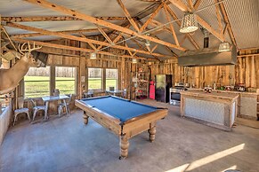 Quaint 'lakeside' Cabin w/ Pond & Fire Pit!