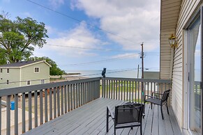 Oak Harbor Lake Home w/ 4 Decks + Seating!