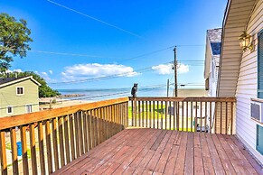 Oak Harbor Lake Home w/ 4 Decks + Seating!