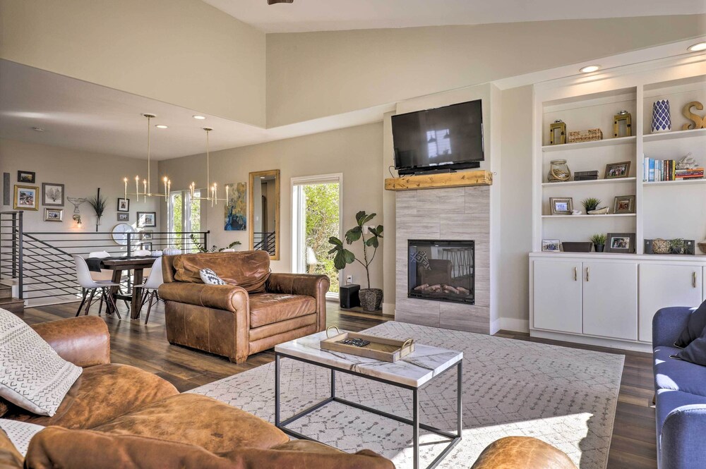 Remodeled Home w/ Spa & Deck: Walk to Dillon Beach
