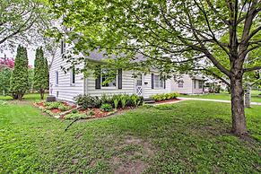 Rochester House w/ Yard - 5 Minutes to Mayo Clinic