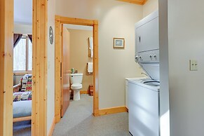 Secluded Farwell Cabin w/ Fire Pit & Gas Grill!