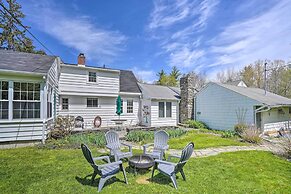 Quaint Woodstock Escape - 2 Mi to Tinker St!