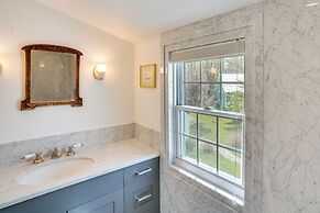 Quaint Woodstock Escape - 2 Mi to Tinker St!