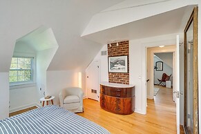 Quaint Woodstock Escape - 2 Mi to Tinker St!