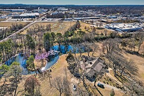 Stunning Rogers Villa w/ Pond ~ 7 Mi to Lake