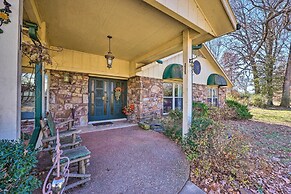 Stunning Rogers Villa w/ Pond ~ 7 Mi to Lake