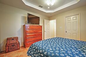 5 Mi to South Padre Island: Port Isabel Cottage!