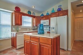 5 Mi to South Padre Island: Port Isabel Cottage!