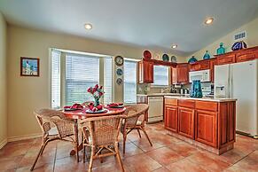 5 Mi to South Padre Island: Port Isabel Cottage!